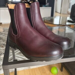 Women’s Blundstones